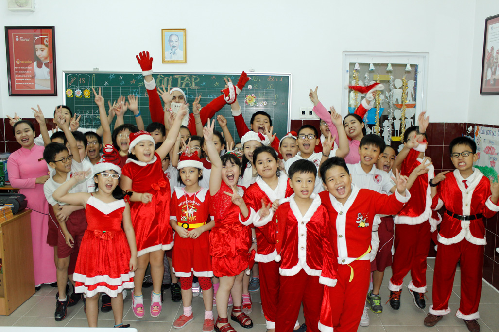 Christmas with Santa at the Asian international school