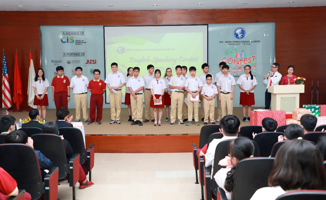 Học sinh Asian School thể hiện quan điểm sáng tạo trong cuộc thi Hùng biện tiếng Anh chủ đề Online vs. Offline Learning