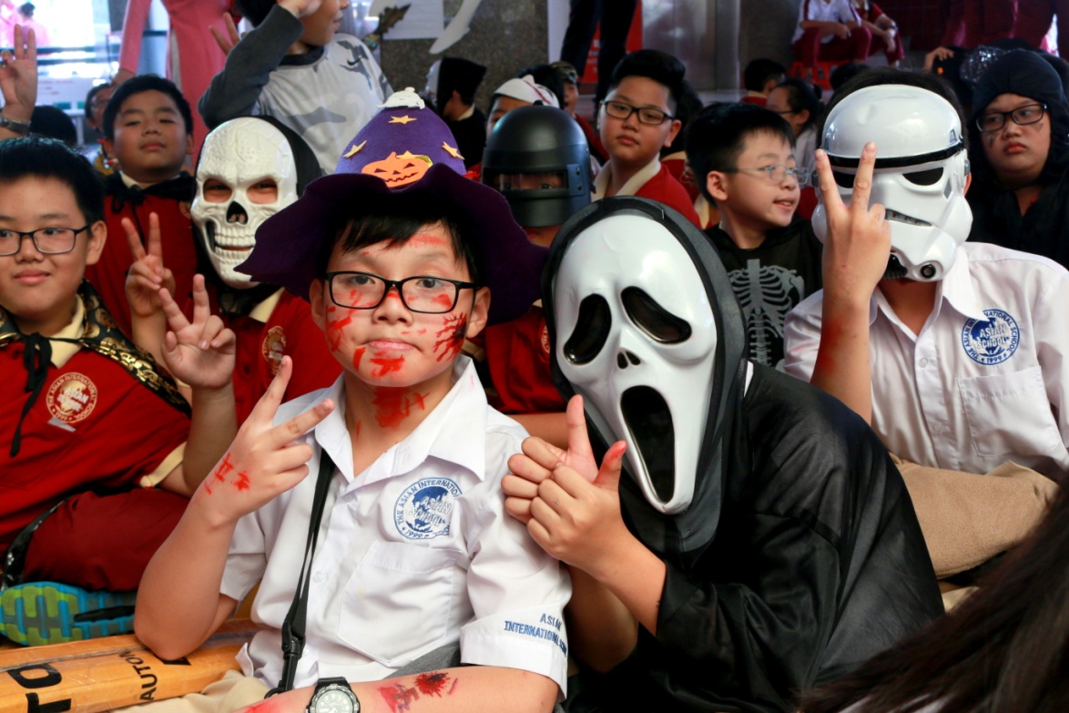 Muôn kiểu hóa trang ấn tượng của học sinh dịp Halloween