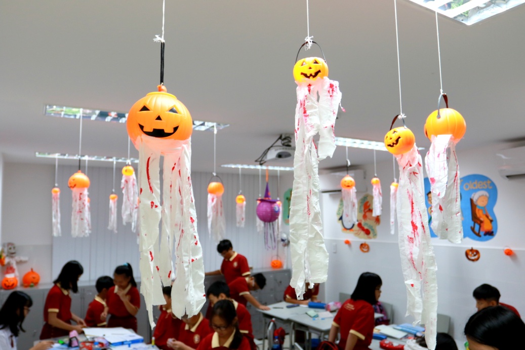 Muôn kiểu hóa trang ấn tượng của học sinh dịp Halloween