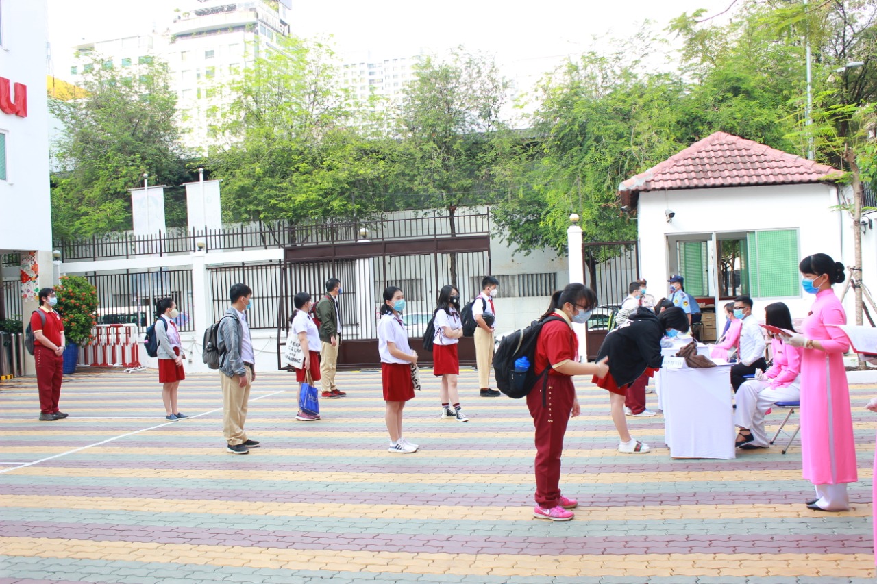 Học sinh Asian School háo hức trở lại trường sau thời gian dài nghỉ học