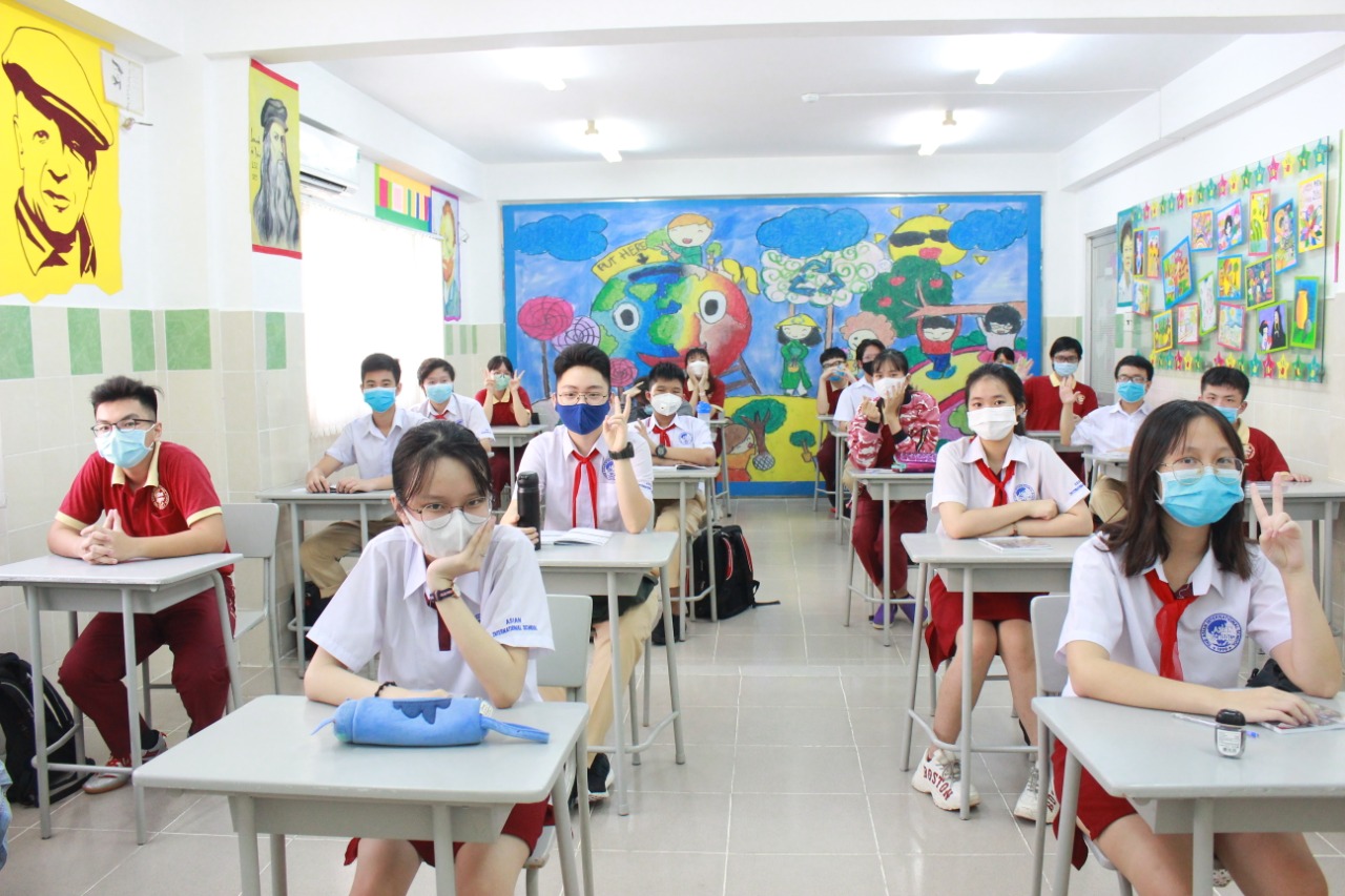 Học sinh Asian School háo hức trở lại trường sau thời gian dài nghỉ học