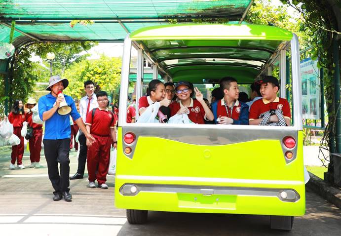 Học sinh Asian School thích thú khám phá Khu nông nghiệp công nghệ cao