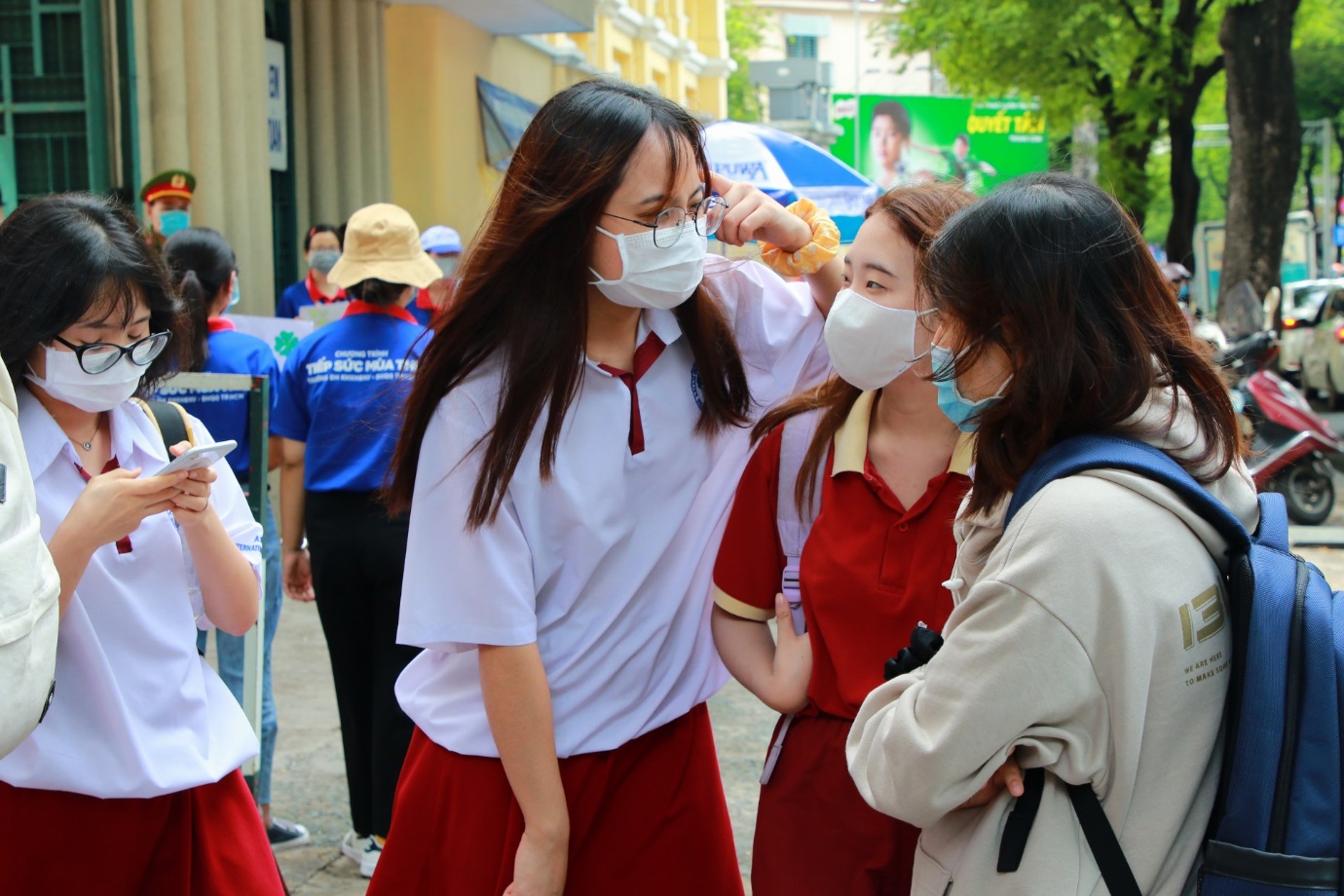 Những khoảnh khắc khó quên của học sinh khối 12 trong kỳ thi tốt nghiệp THPT 2020