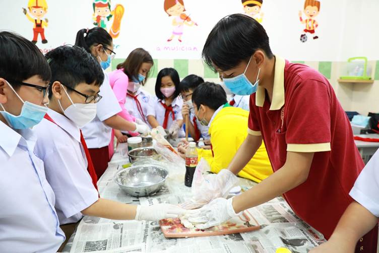 Trở về không khí Tết Trung thu truyền thống cùng học sinh Asian School