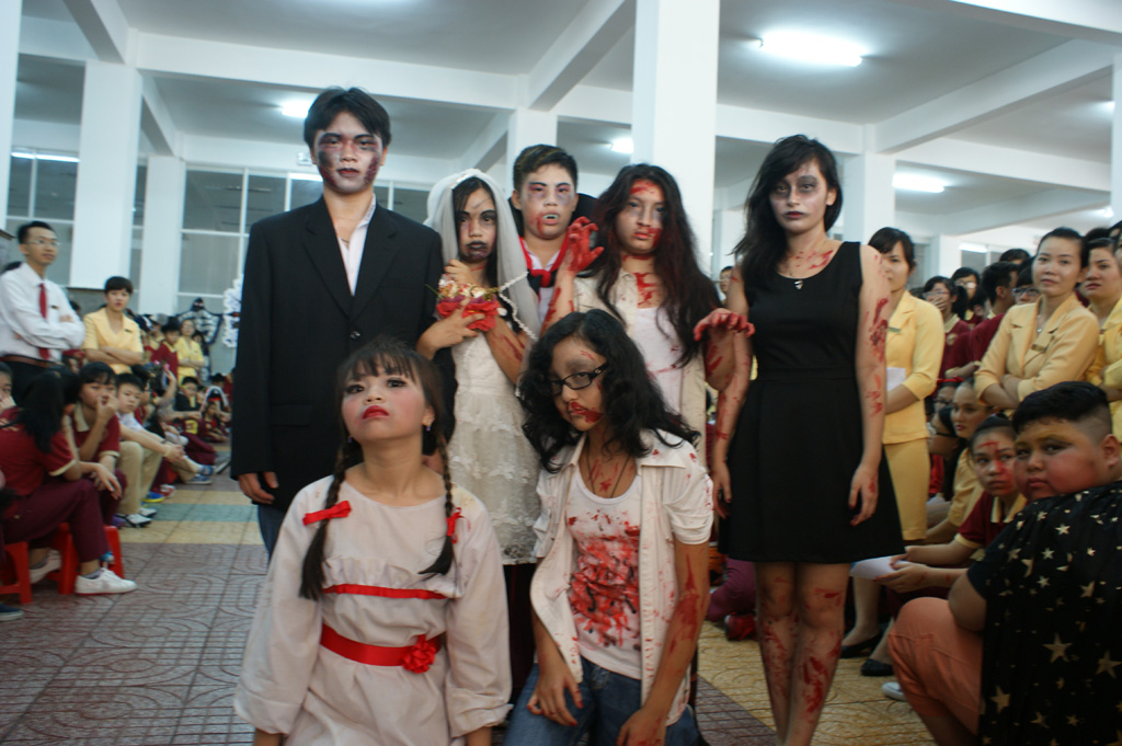 Học sinh Á Châu sôi động cùng sự kiện Halloween