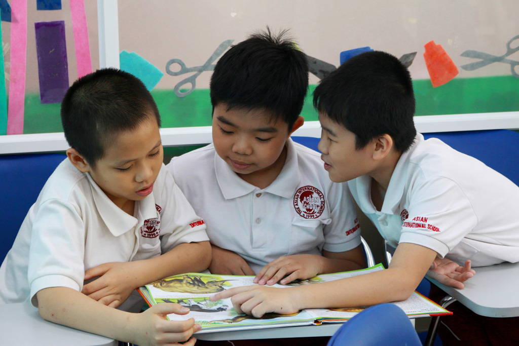 The series of fun days for reading exciting and great books along with exchanging valuable knowledge at the Asian School – IPS