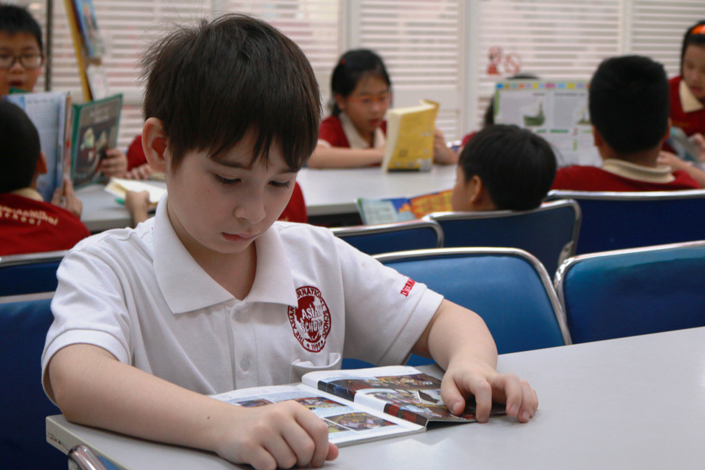 The series of fun days for reading exciting and great books along with exchanging valuable knowledge at the Asian School – IPS