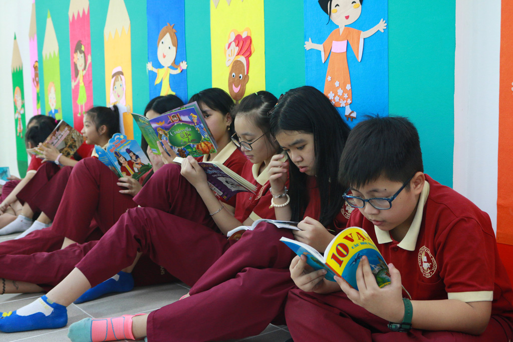 The series of fun days for reading exciting and great books along with exchanging valuable knowledge at the Asian School – IPS