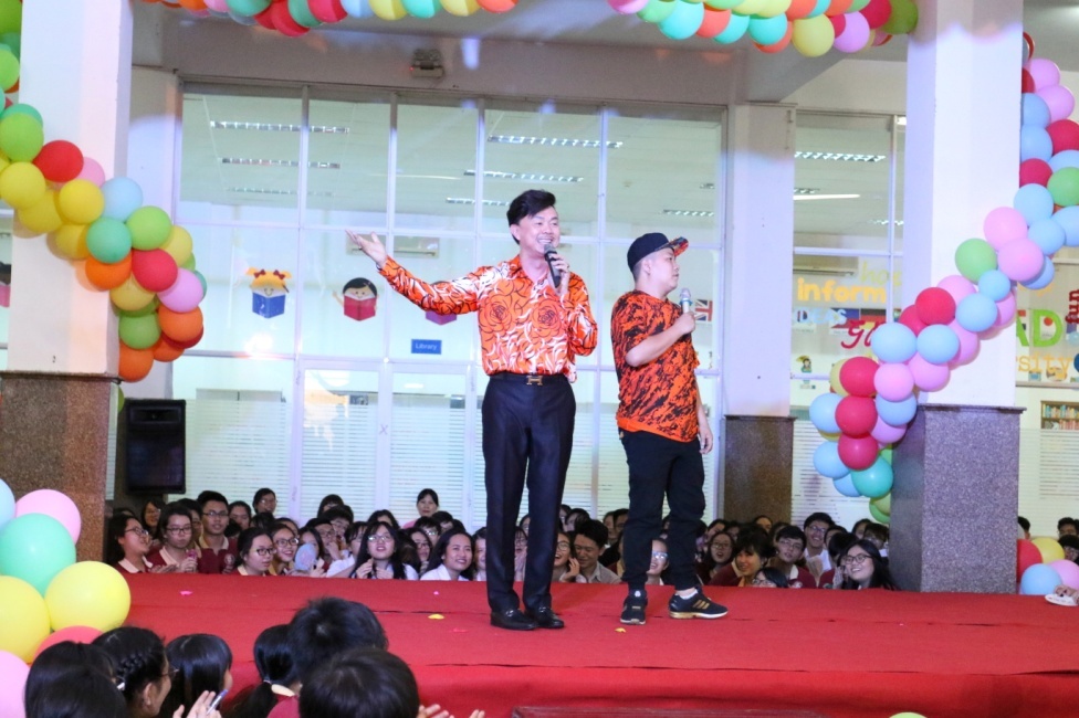 Hoài Linh, Chí Tài cùng hàng loạt ngôi sao trẻ giao lưu cùng học sinh Asian School