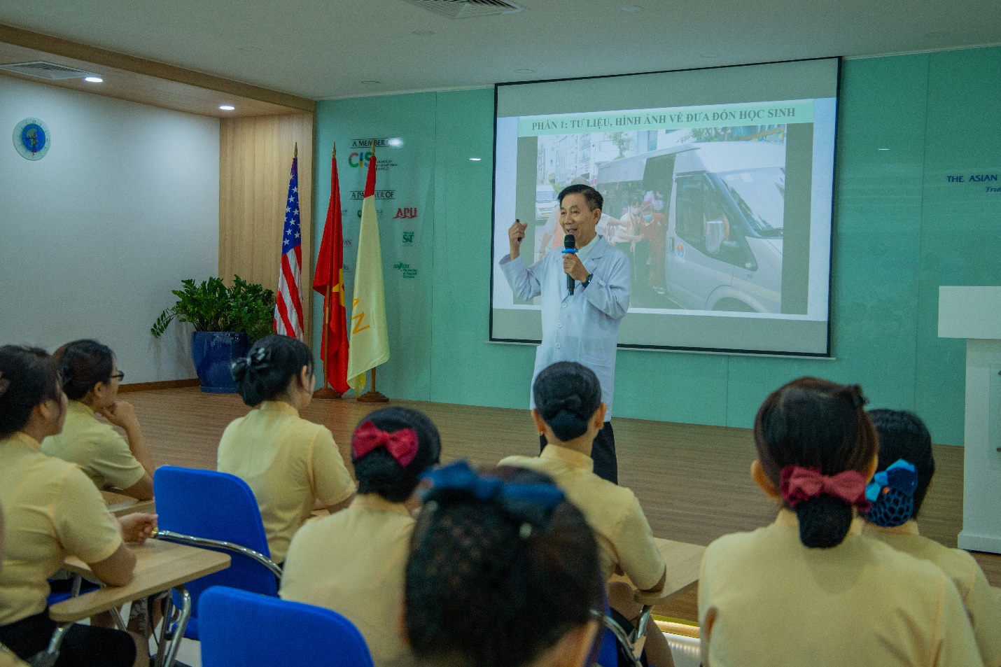 Tập huấn nhân viên đưa đón học sinh năm học 2022-2023