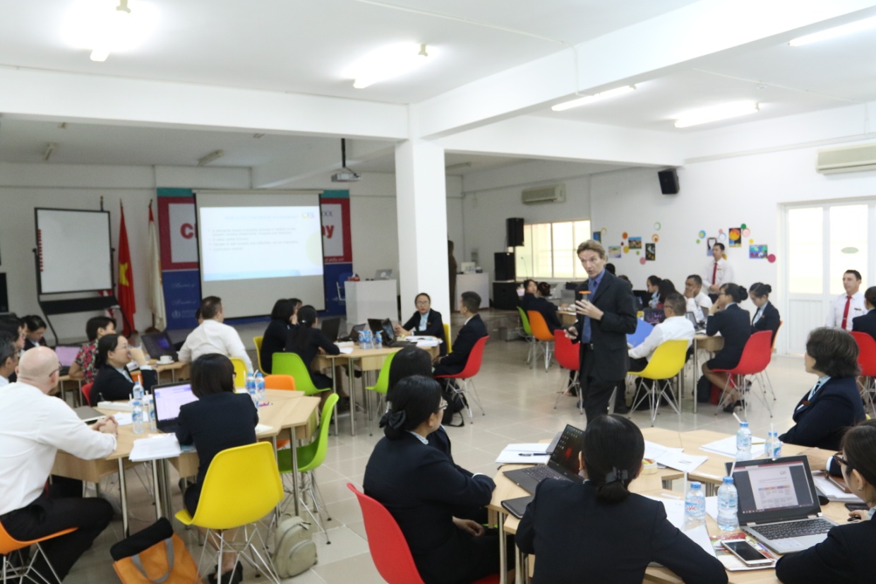 Trường Quốc tế Á Châu chào đón đại diện CIS sang thăm và làm việc năm học 2018-2019