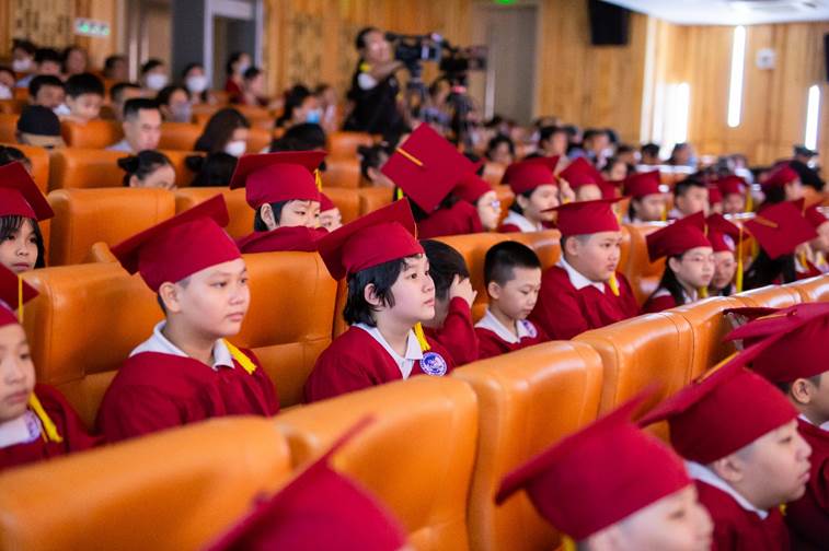 Trường quốc tế á châu trang trọng tổ chức buổi lễ tri ân – hoàn thành chương trình tiểu học cho học sinh lớp 5