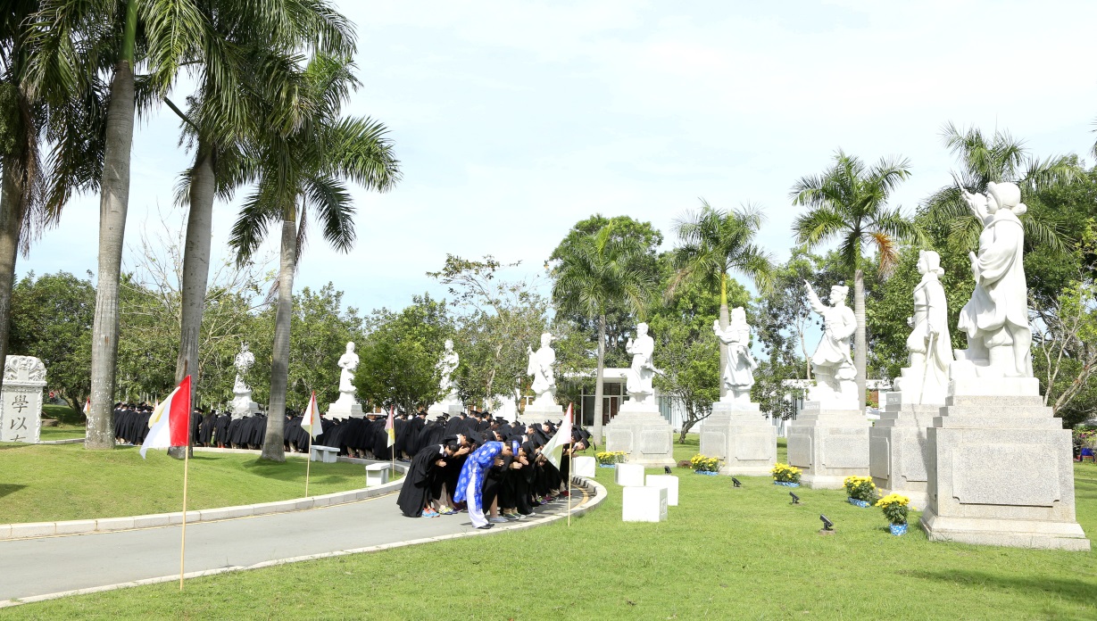 “Lễ dâng hương - nét đặc sắc trong giáo dục truyền thống của Trường Quốc tế Á Châu” - trải nghiệm hè thú vị của học sinh AHS
