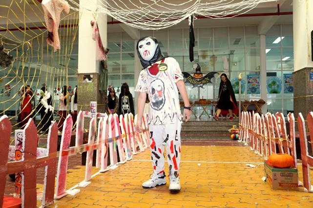 Halloween Asian School -“Nhà ma” rùng rợn thu hút học sinh