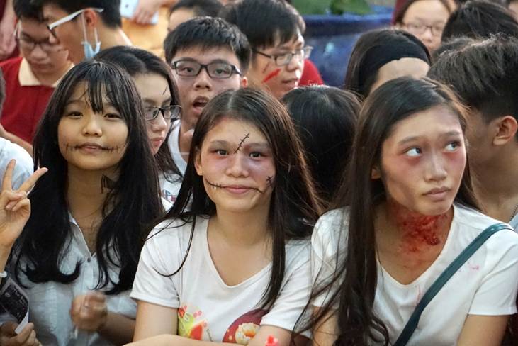 Halloween Asian School -“Nhà ma” rùng rợn thu hút học sinh