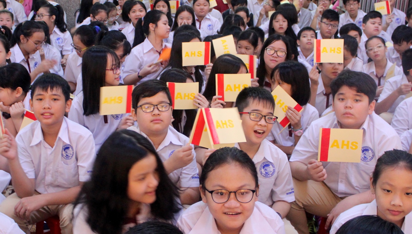 A colorful opening ceremony with 9000 students of the Asian International School.