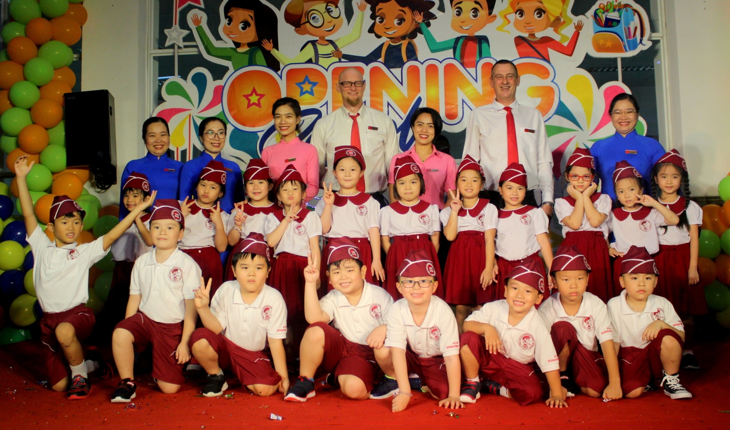 Lễ khai giảng đầy sắc màu của hơn 9.000 học sinh Asian School