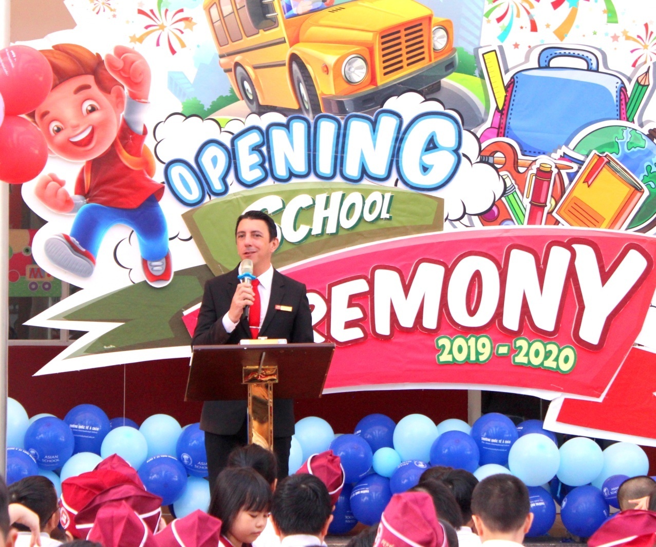 Gần 10.000 học sinh Trường Quốc tế Á Châu dự Lễ khai giảng năm học mới 