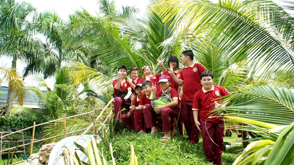 “Một ngày làm nông dân” - trải nghiệm hè thú vị của học sinh AHS