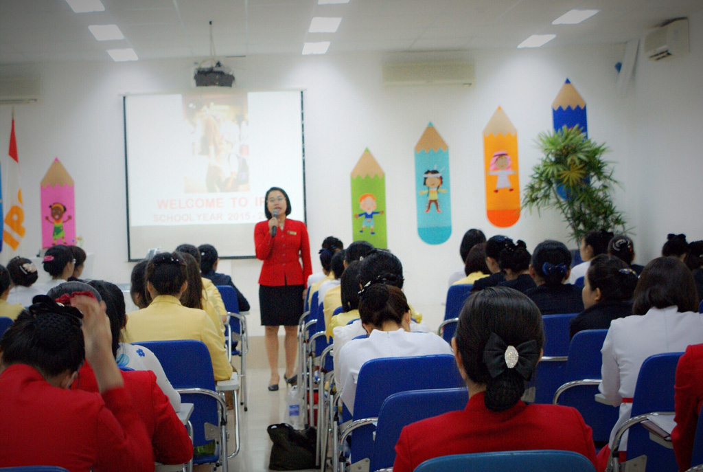 STAFF TRAINING - A REMARKABLE NEW POINT IN MANAGEMENT OF THE ASIAN INTERNATIONAL SCHOOL