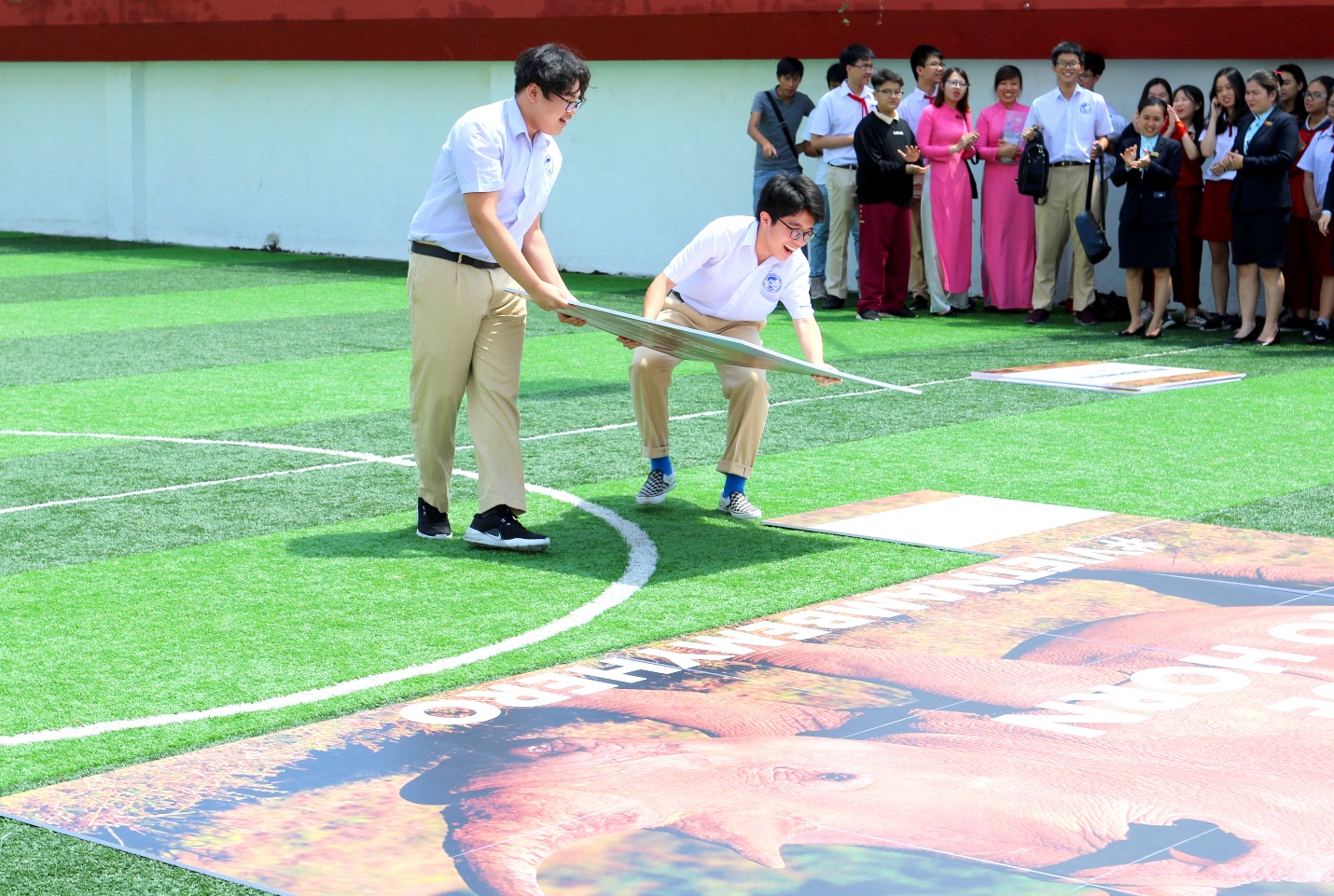 Thanh Bùi mang thông điệp DON’T USE RHINO HORN đến với học sinh Asian School