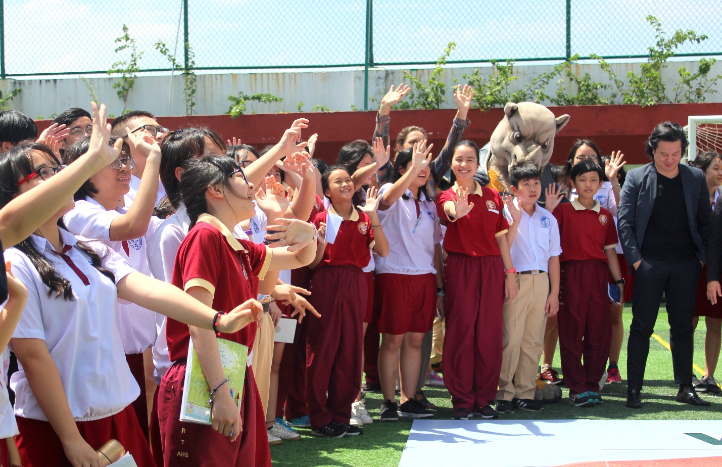 Thanh Bùi mang thông điệp DON’T USE RHINO HORN đến với học sinh Asian School