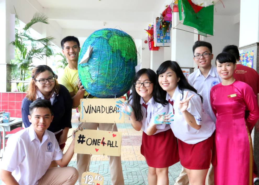 Hàng ngàn học sinh Quốc tế Á Châu vui trung thu ấm áp, rực rỡ sắc màu