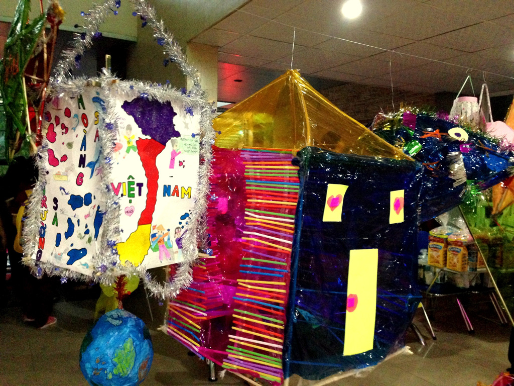 Lanterns with messages about love for country