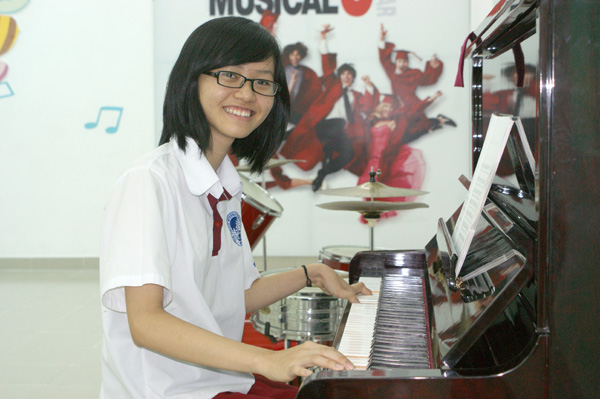 Nguyen Thi Minh Chau – Third prize winner in the City-Ranking Math Contest for Excellent Students...