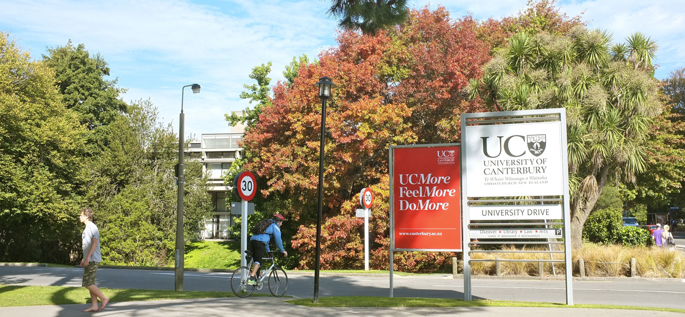 Học bổng UC International First Year Undergraduate Scholarships