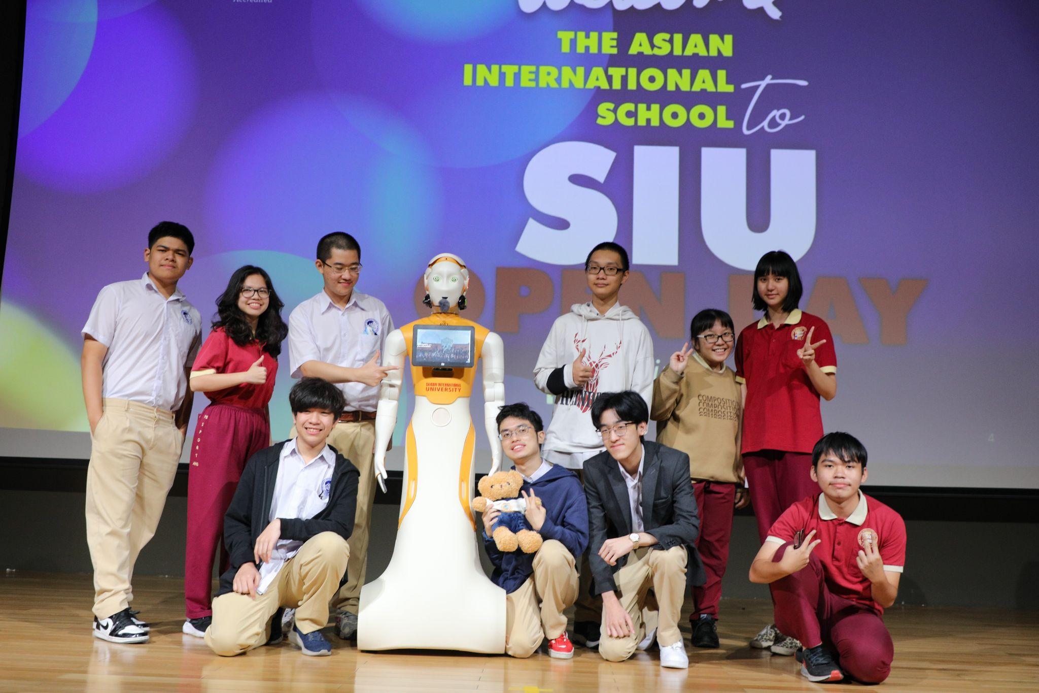 Học sinh Asian School hào hứng gặp gỡ “người bạn thông minh” SIUBOT<img src='/App_Themes/Default/Images/iconnew.gif' alt='' />