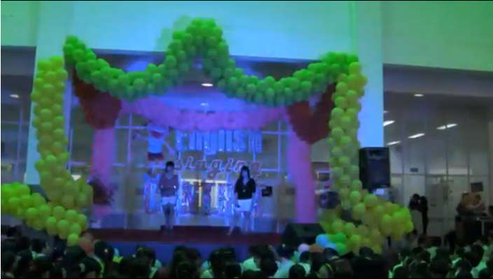 AHS Idol 2012-2013 - Cong Hoa Campus (DJ got us falling in love -- Bình Minh (10A4) và Phức Ỷ (9A8))